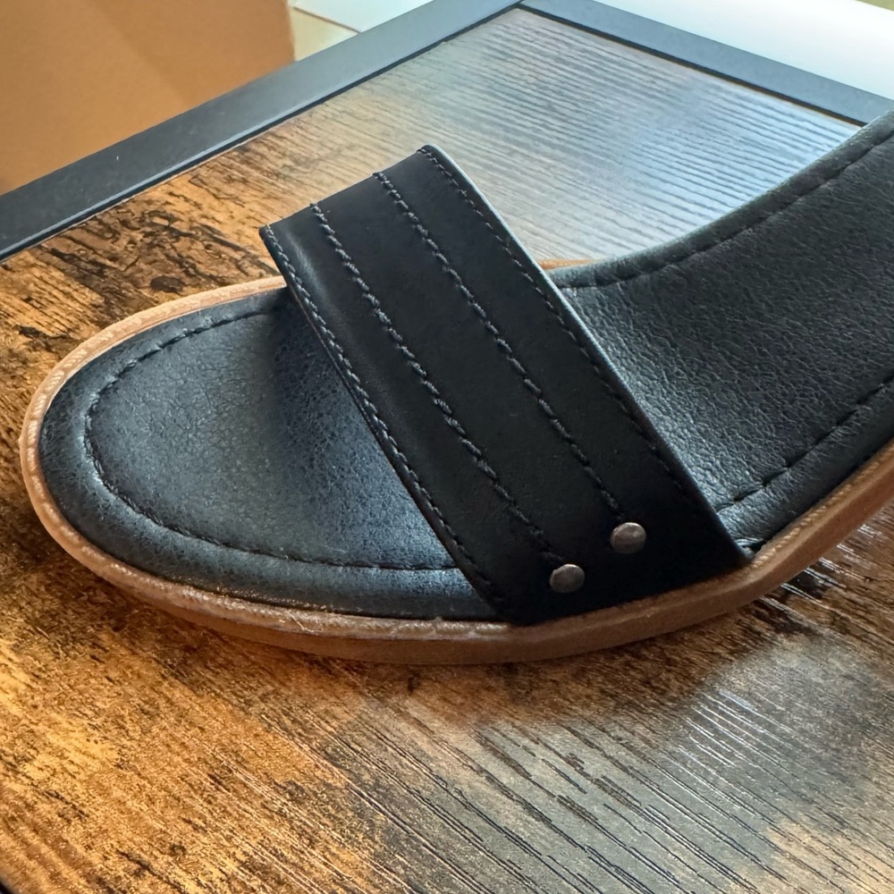 FRYE AND CO. - Women's Zaki Heeled Sandals (NWT) - Picture 4 of 5